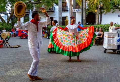 How to Dance Cumbias: A Journey into the Rhythm of Colombian Dance