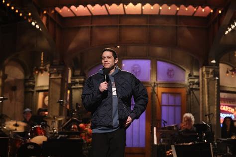 who is the musical guest on saturday night live: exploring the power of music in shaping social conversations